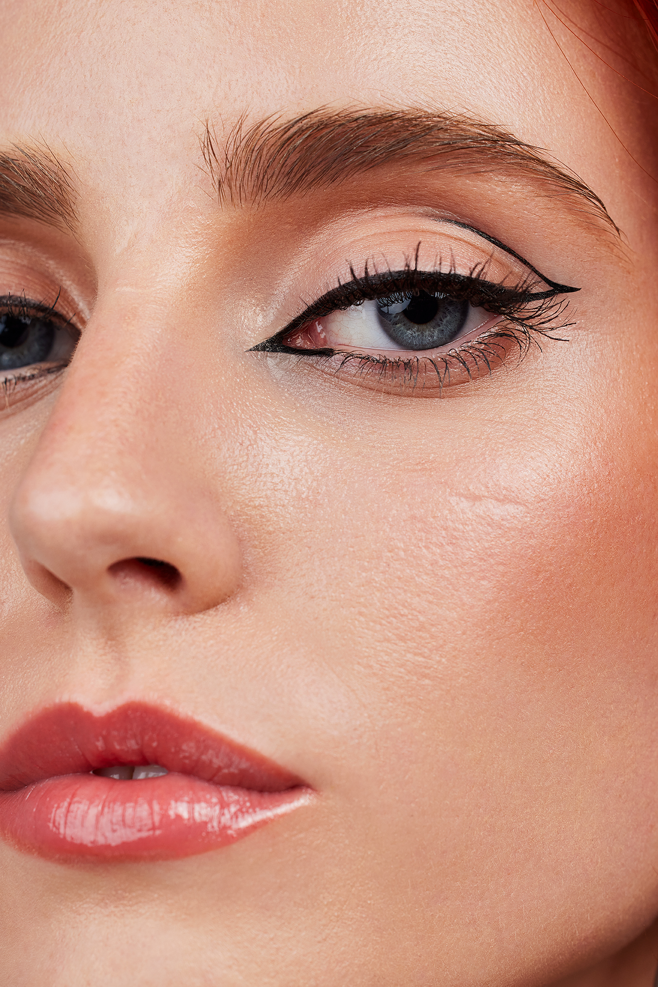 Commercial beauty photography by Furkan Ramadani for Schwan Cosmetics – eyeliner closeup